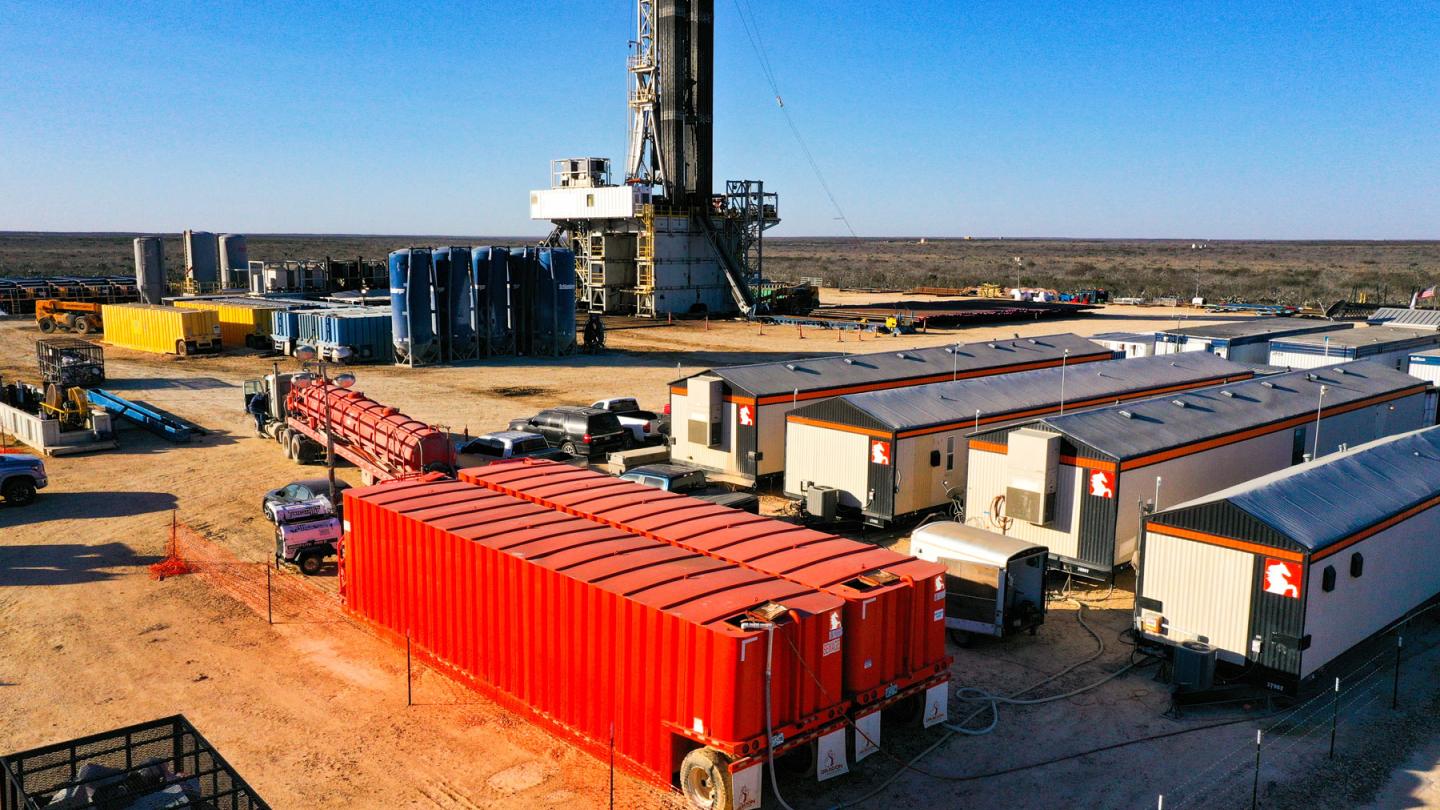 Centrifuge oil and gas